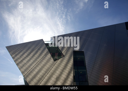 Il Bord Gáis teatro di energia (originariamente Grand Canal Theatre) è un performing arts venue, trova in Docklands di Dublino in Irlanda. Foto Stock