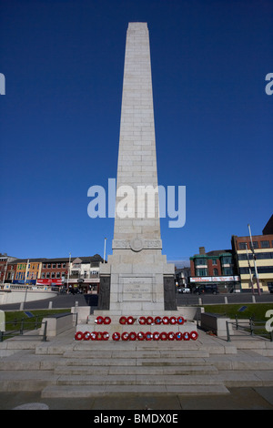 Blackpool War Memorial obelisco di granito sul lungomare lancashire England Regno Unito Foto Stock