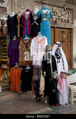 Il souk di Dubai Bur Dubai streetscene shopping al dettaglio Foto Stock