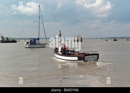Passeggero Bawdsey traversata in traghetto del Fiume Deben in Inghilterra Suffolk REGNO UNITO Foto Stock