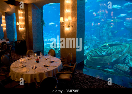 OSSIANO RISTORANTE ATLANTIS HOTEL raffinato acquario degli EMIRATI ARABI UNITI Foto Stock