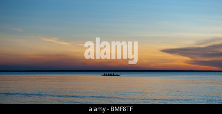 Catturare il tramonto da favola a Mindil Beach famosa per i suoi mercati al tramonto in Darwin Australia. Foto Stock