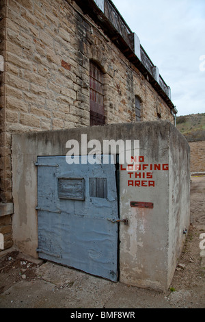 La prigione della porta all'Old Idaho penitenziere a Boise, Idaho Foto Stock