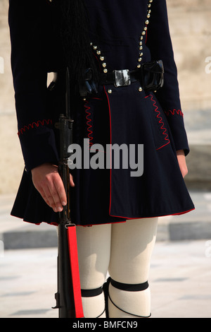 Dettaglio uniforme della Grecia le protezioni note come evzones, Atene, Grecia Foto Stock