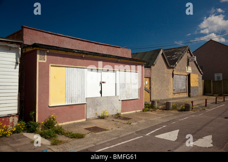 Negozi abbandonati in Jaywick Sands, Essex REGNO UNITO Foto Stock