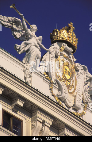 Lo stemma dell'Imperatore Carlo VI a Vienna il Hofburg Foto Stock