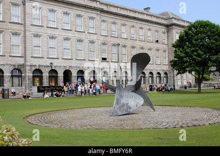 Borsisti Square e il Trinity College di Dublino Irlanda'entrata della biblioteca e il Libro di Kells mostra Foto Stock