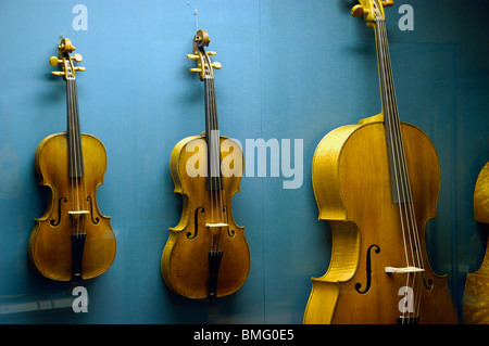 Collezione di antichi strumenti musicali presso la Hofburg Foto Stock