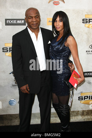 MIKE TYSON LAKIHA SPICER SPIKE TV 4TH Annuale ragazzi scelta Culver City LOS ANGELES CA 05 Giugno 2010 Foto Stock