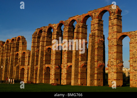 Acueducto Romano de los Milagros. Merida. Estremadura, España. Acquedotto Romano di miracoli. Merida. Extremadura. Spagna. Foto Stock