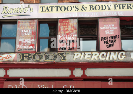 Rambo di tatuaggi e piercing,Shudehill,Northern Quarter,Manchester. Foto Stock