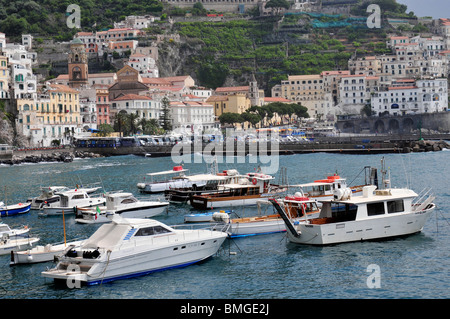 Dal porto di Amalfi, Italia Foto Stock