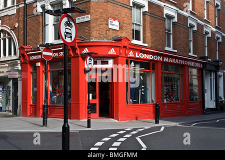 Maratona di Londra Store, Covent Garden di Londra, Regno Unito Foto Stock