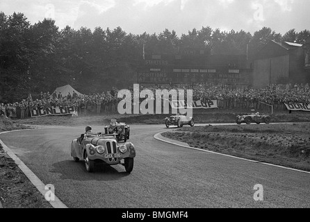 No.8 L.G.Johnson alla guida di una 1971cc Frazer-Nash BMW 328 al Crystal Palace 26 Agosto 1939 Foto Stock