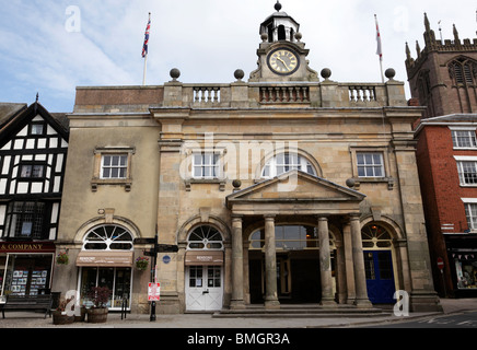 Facciata del burro Croce costruito nel 1744 fu la città buttermarket Broad Street Ludlow Shropshire REGNO UNITO Foto Stock