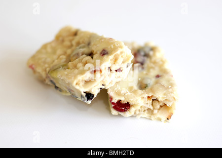 Mangiare naturale di barrette di cereali Foto Stock