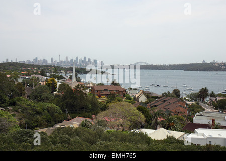 La città di Sydney Harbour e sullo skyline presi da Watsons nel Nuovo Galles del Sud, Australia Foto Stock