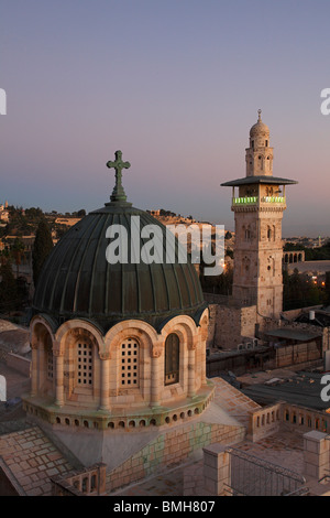 Israele,Gerusalemme,Ecce Homo Basilica,Bab el moschea Ghawanimeh,minareto,città vecchia Foto Stock