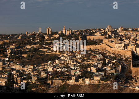 Israele,Gerusalemme,mura antiche della città,Mt. Sion,la chiesa della Dormizione Foto Stock