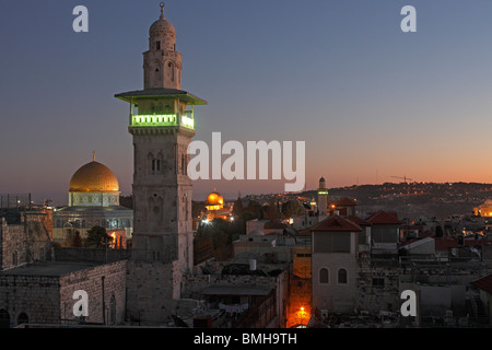 Israele,Gerusalemme,Bab el moschea Ghawanimeh,minareto,Cupola della roccia,città vecchia Foto Stock