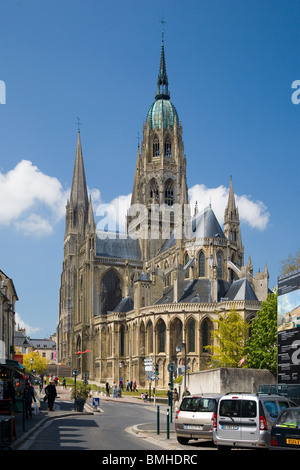 Cattedrale di Bayeux, Normandia, Francia - consacrata nel 1077 e dedicata a Nostra Signora, la Vergine Maria Foto Stock