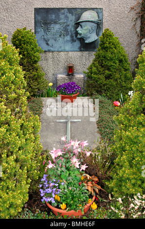 Graveside del cantante e poeta Anton Guenther Nei Bozi Dar, Repubblica Ceca Foto Stock