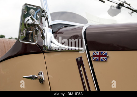 Un auto classica visualizzazione della Union Jack flag Foto Stock