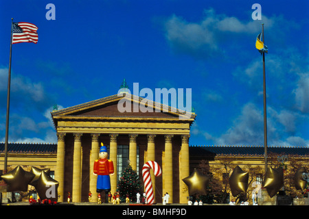 La Giornata del ringraziamento parade, Phila. PA di Babbo Natale e la sig.ra Claus, carattere palloncini Marching Band e galleggianti Foto Stock