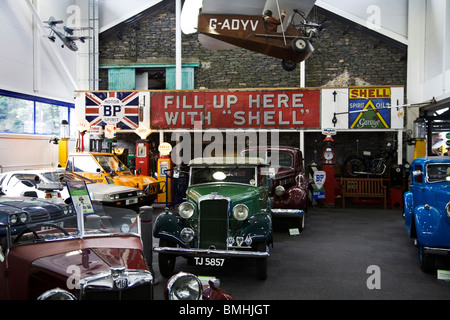 Interno del Lakeland Motor Museum, Newby Bridge, Cumbria Foto Stock