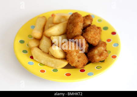 Fritti Scampi In pangrattato con chip e nessun popolo Foto Stock