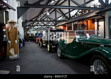 Interno del Lakeland Motor Museum, Newby Bridge, Cumbria Foto Stock