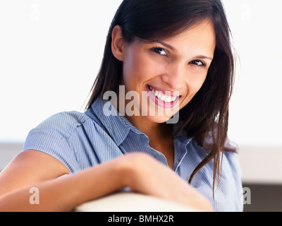Ritratto di una donna sorridente Foto Stock