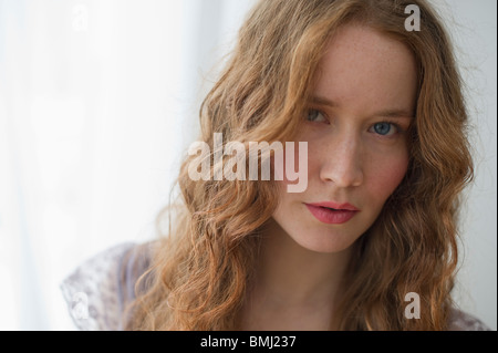 Ritratto di una donna bellissima Foto Stock