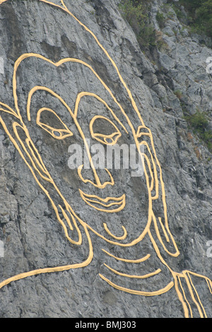 Il Buddha su un lato montagna, Thailandia. Foto Stock