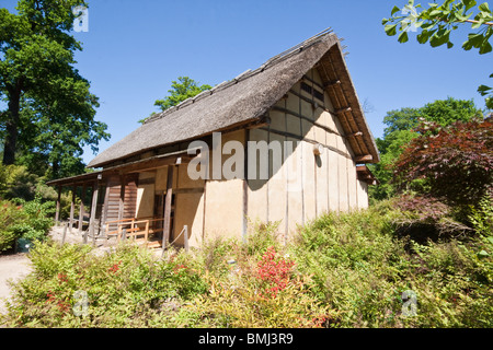 Giapponese Minka House presso i Giardini di Kew in estate Foto Stock