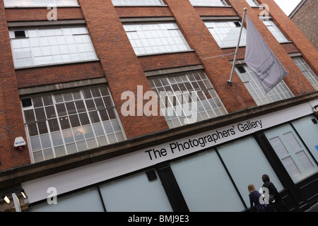 Aspetto angolata e la facciata anteriore del fotografo's Galleria,un popolare luogo di incontro per i fotografi e il pubblico in generale. Foto Stock