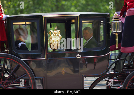 Carrello di trasporto il macis per lo stato apertura della cerimonia del Parlamento europeo a Londra Foto Stock