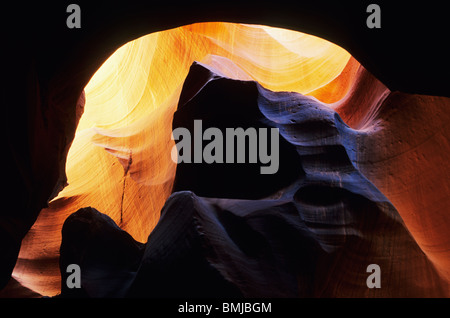 Stati Uniti d'America, Arizona, area di pagina, Lake Powell, Antelope Canyon, magica luce riflessa in " partita " canyon. Foto Stock