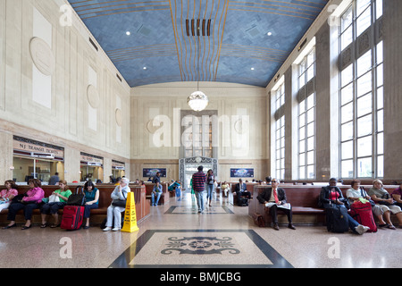 Sala di attesa della stazione in Pennsylvania in Newark, New Jersey (noto anche come Newark Penn Station) Foto Stock