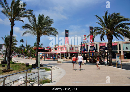 Lungomare, Platja de s' Arenal, Sant Antoni de Portmany, Ibiza, Isole Baleari, Spagna Foto Stock