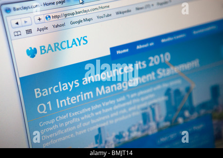 Close up di un monitor di computer / lo schermo che mostra la Barclays Bank sito web Foto Stock