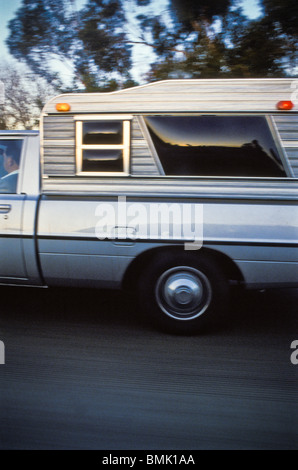 Sulla strada personal travel RV camper sul letto di carrello Casa vacanza lontano Foto Stock