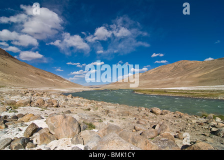 Nizza mountainlandscape e del fiume a valle Wakhan, Pamirs, Tagikistan Foto Stock