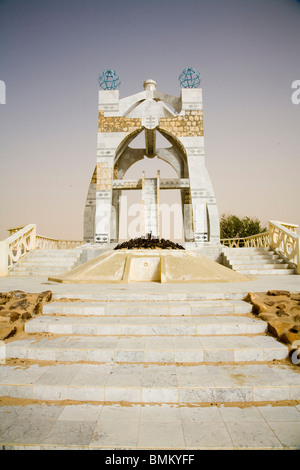 Mali, Timbuctu. Flamme de la Paix monumento (Memorial per commemorare la fine della ribellione tuareg) Foto Stock