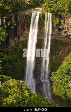 Chamarel acqua a cascata più alta delle Mauritius, oltre mille metri di discesa, Sud Maurizio, Africa Foto Stock