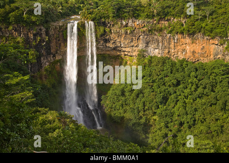 Chamarel acqua a cascata più alta delle Mauritius, oltre mille metri di discesa, Sud Maurizio, Africa Foto Stock