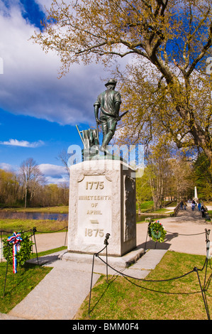 Minute Man statua presso il vecchio ponte nord, Minute Man National Historic Park, Massachusetts Foto Stock