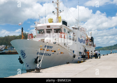 Traghetto nel porto di Port Blair, isole Andaman, India Foto Stock