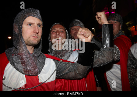 In Inghilterra i tifosi di calcio, cavalieri tifosi inglesi Foto Stock