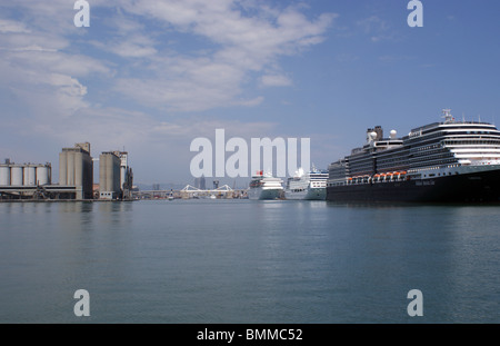 Crociera EURODAM NEL PORTO DI BARCELLONA Foto Stock